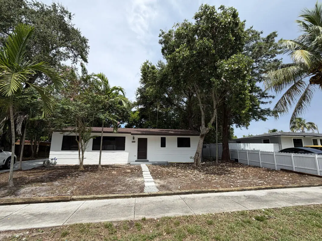 3611 SW 33rd Avenue, West Park, FL 33023 - #1