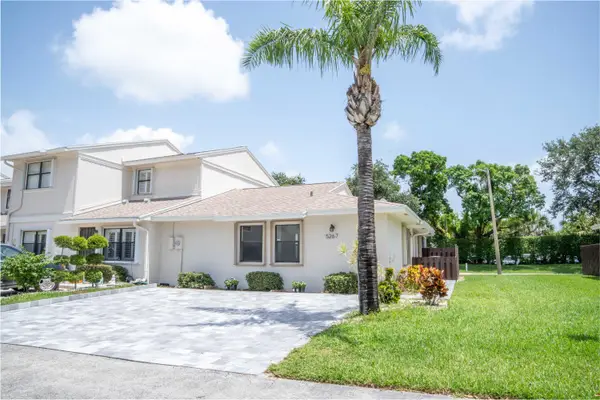 5267 Jog Lane, Delray Beach, FL 33484