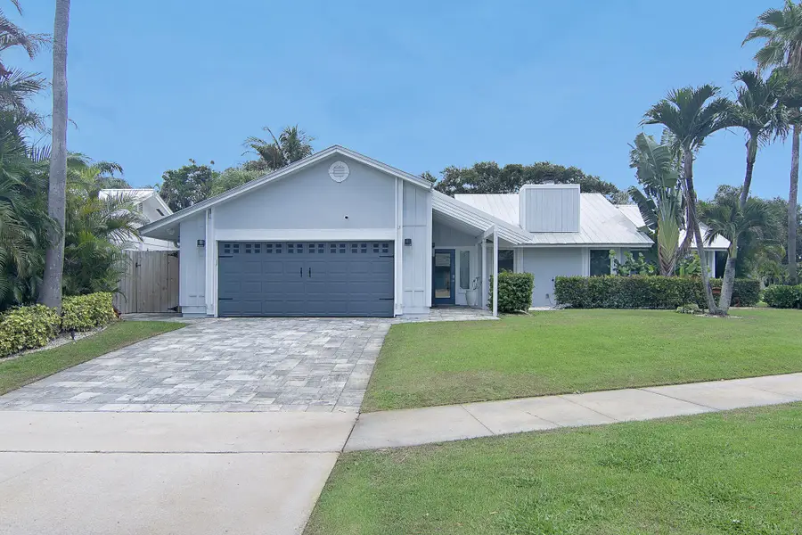 19 Pinehill Trail E, Tequesta, FL 33469 - #2