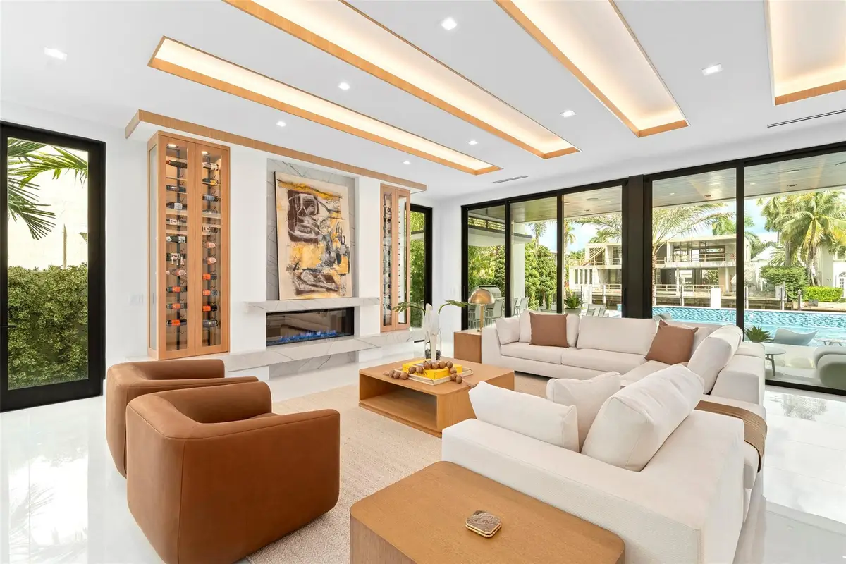 24 Fiesta Way, Fort Lauderdale, FL 33301 - #1