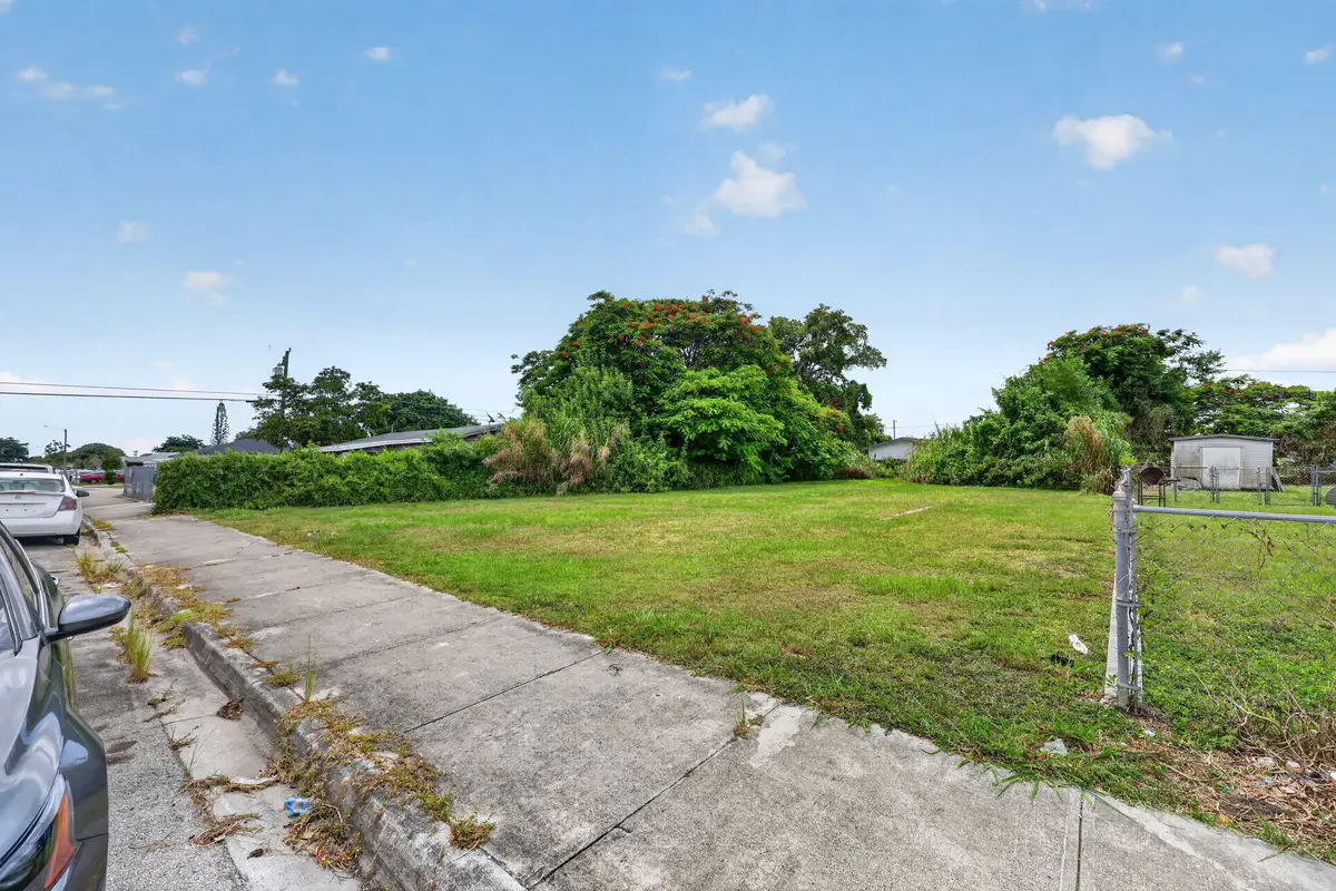 11818 SW 221st Road, Miami, FL 33170 - #1