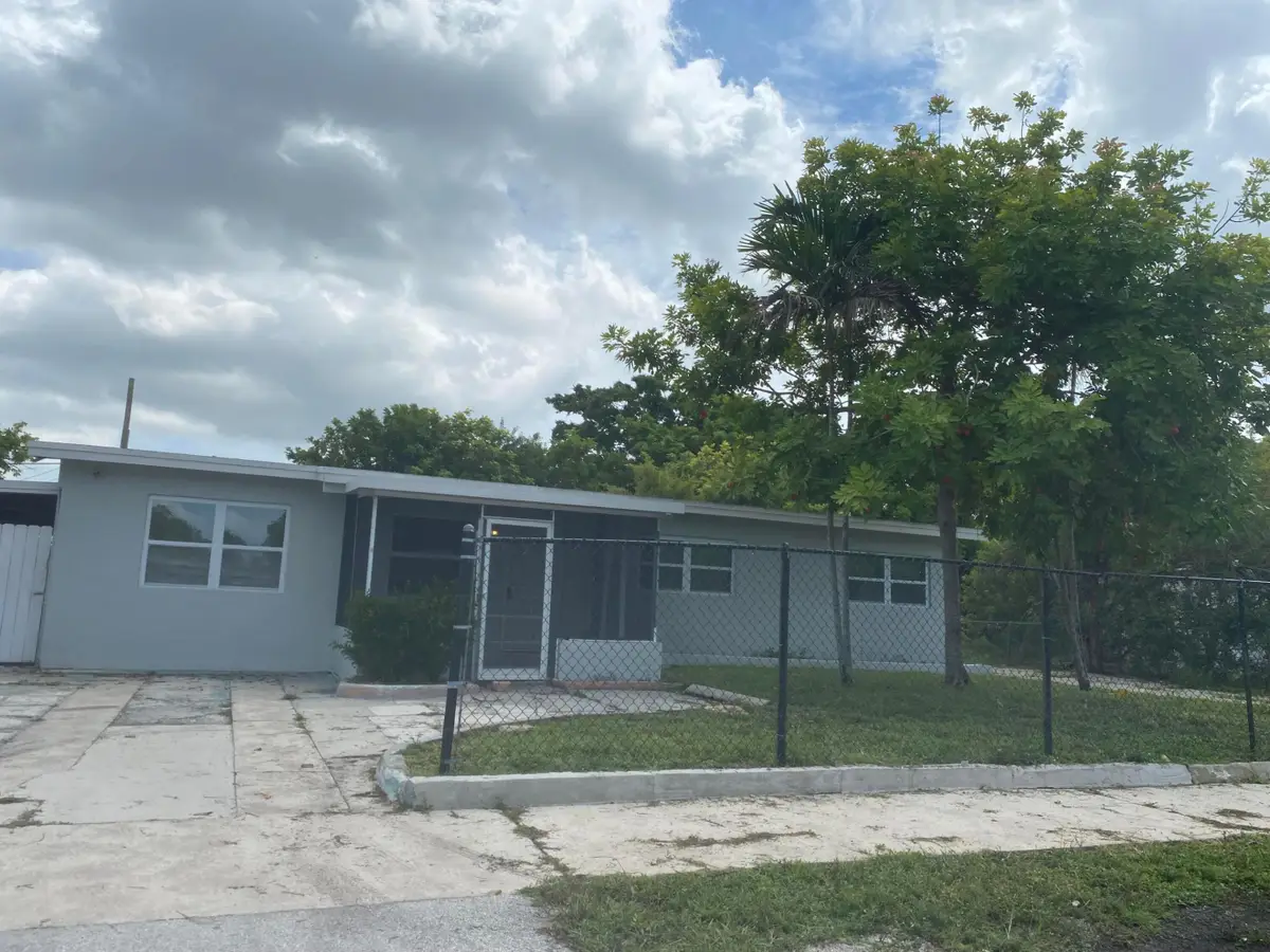 1751 Lauderdale Manor Drive, Fort Lauderdale, FL 33311 - #1