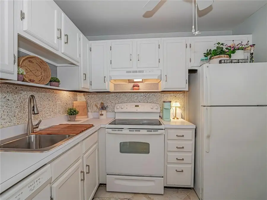 75 Royal Oak Court #204, Vero Beach, FL 32962 - #3