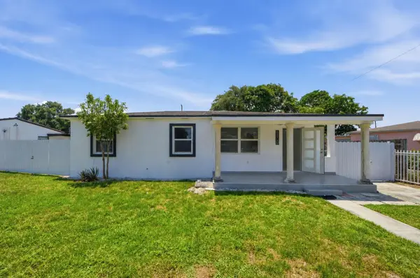 8800 NW 33 Avenue Road, Miami, FL 33147