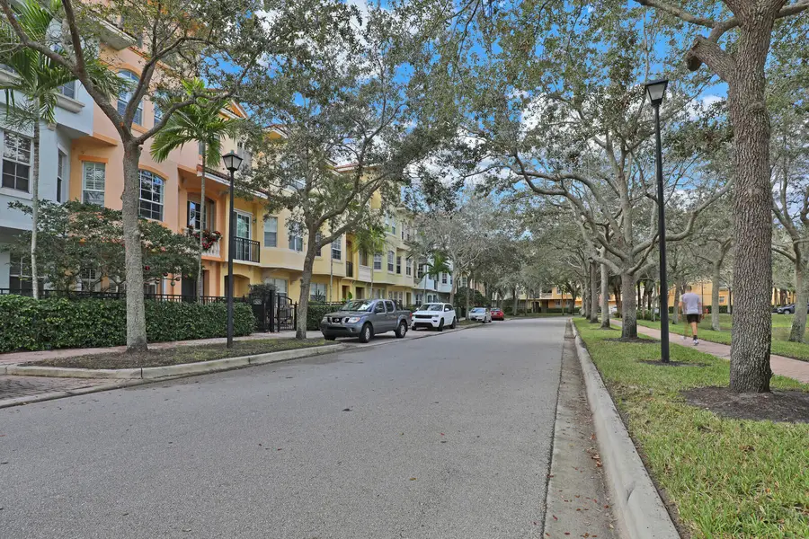 2425 San Pietro Circle, Palm Beach Gardens, FL 33410 - #2