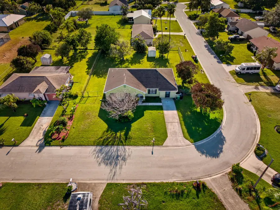 1462 SE North Balcourt Court Se, Port Saint Lucie, FL 34952 - #3
