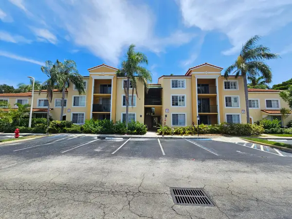 140 Yacht Club Way #305, Hypoluxo, FL 33462