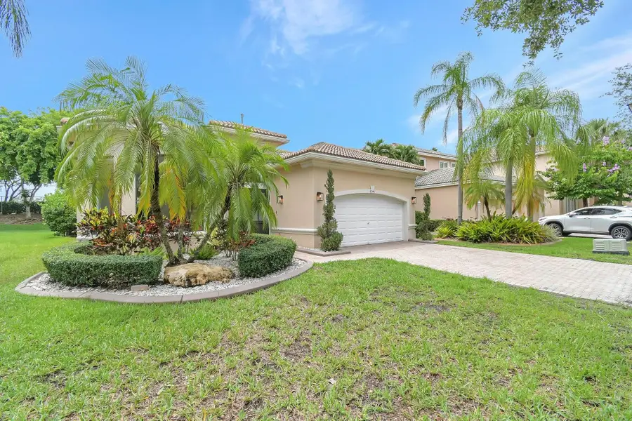 6041 SW 195th Avenue, Pembroke Pines, FL 33332 - #2