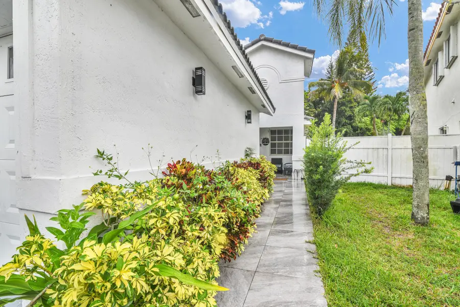 651 SW 176th Avenue, Pembroke Pines, FL 33029 - #2