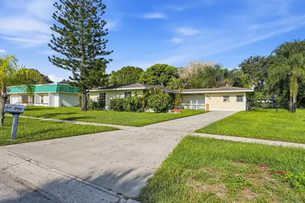 854 SE Tierra Court, Port St Lucie, FL 34983