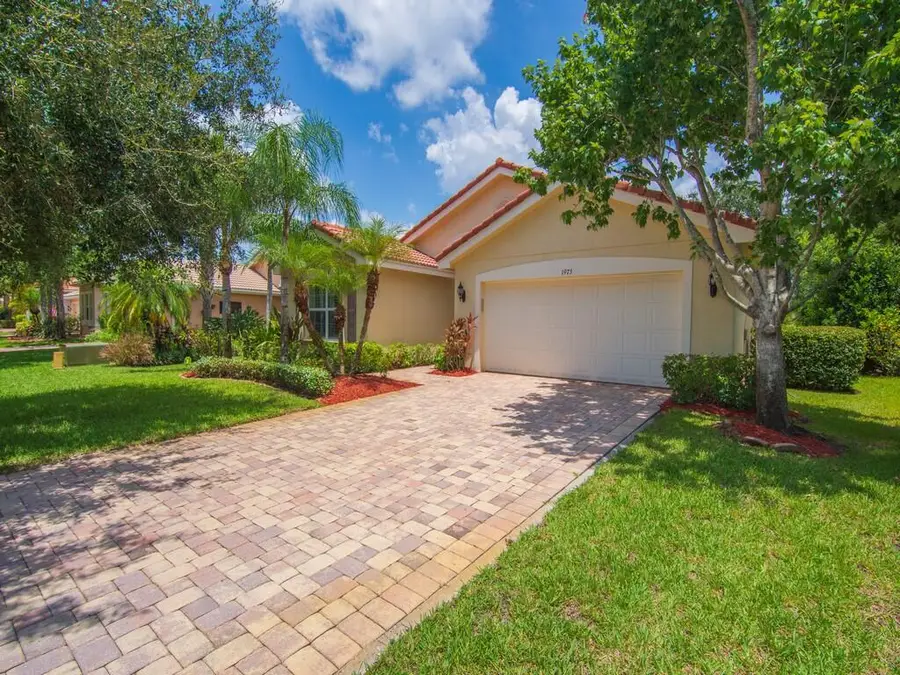 1975 Grey Falcon Circle Sw, Vero Beach, FL 32962 - #2