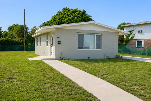 807 Handy Ave Avenue, West Palm Beach, FL 33401