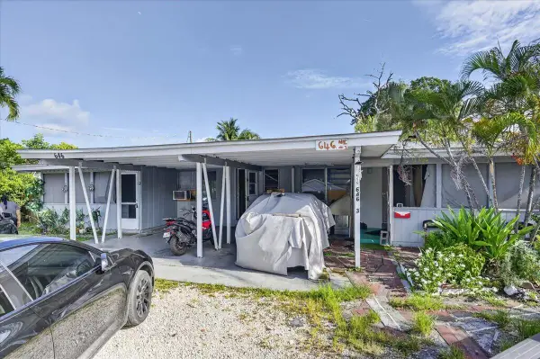 646 NE 38th Street, Oakland Park, FL 33334