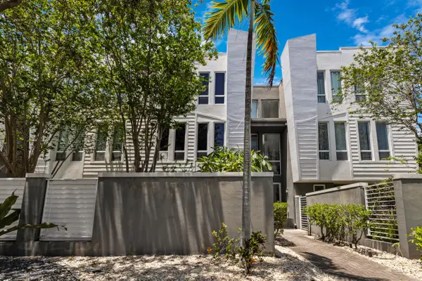 711 SE 16th Court, Fort Lauderdale, FL 33316