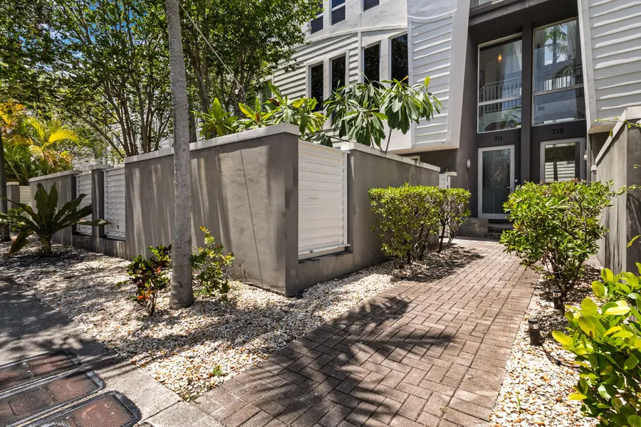 711 SE 16th Court, Fort Lauderdale, FL 33316 - #2