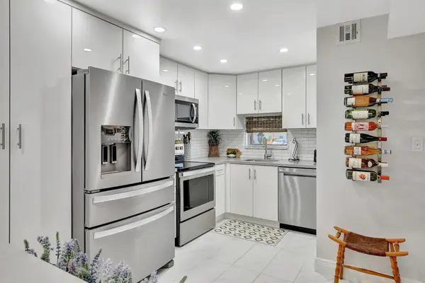 700 S Hollybrook Drive #104, Pembroke Pines, FL 33025