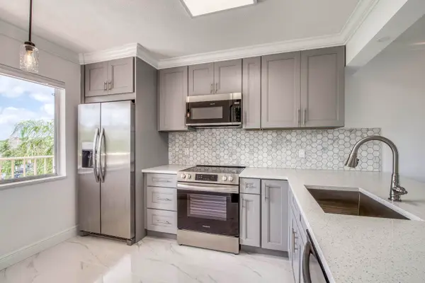 6795 Huntington Lane #406, Delray Beach, FL 33446