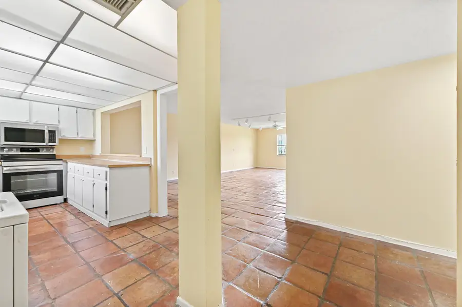 2820 Tennis Club Drive #401, West Palm Beach, FL 33417 - #3