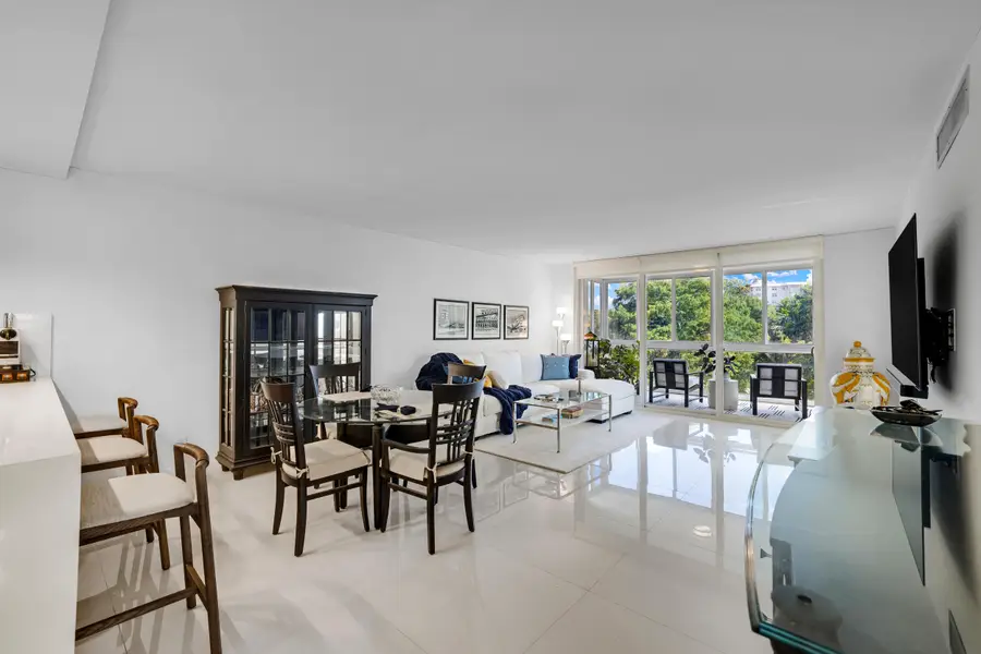 3930 Oaks Clubhouse Drive #401, Pompano Beach, FL 33069 - #3