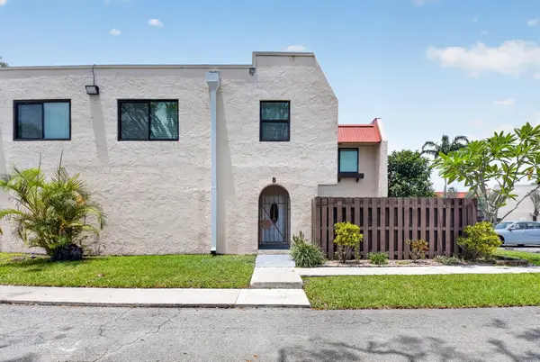 6352 Seven Springs Boulevard #B, Greenacres, FL 33463