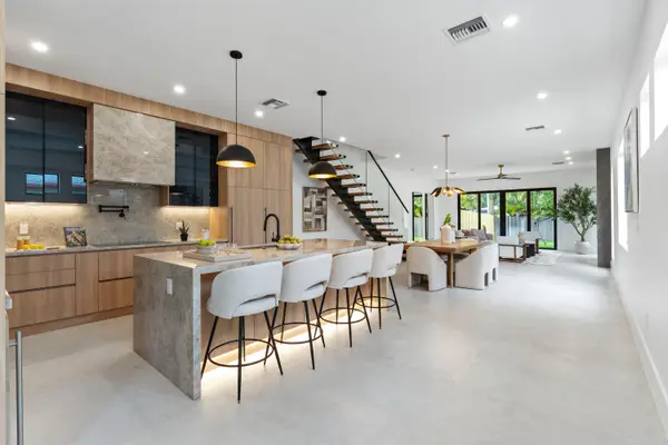 1131 NE 12th Avenue, Fort Lauderdale, FL 33304