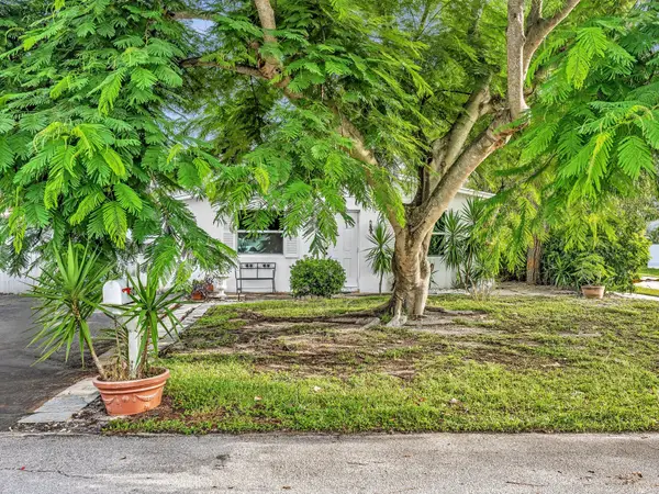 301 5th Street, Jupiter, FL 33458