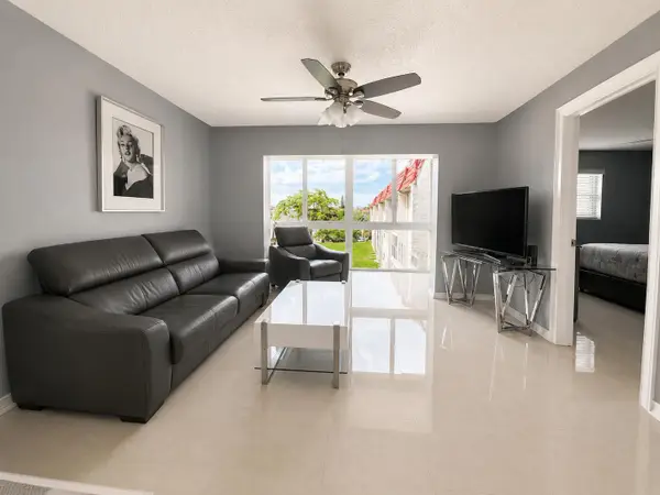 2951 E Sunrise Lakes #312, Sunrise, FL 33322