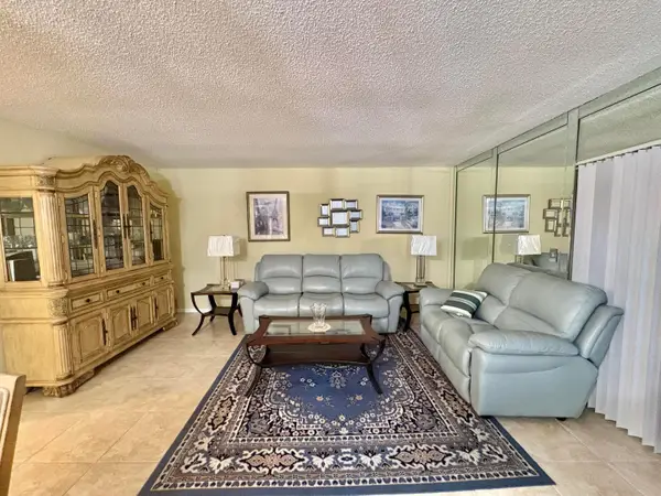 160 Plymouth V, West Palm Beach, FL 33417