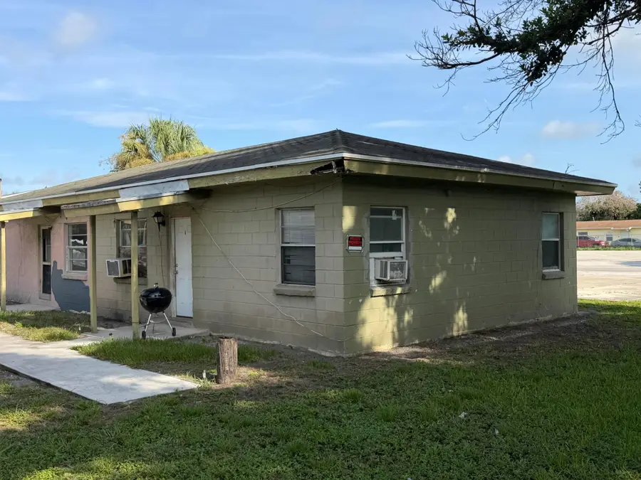 436 N 15th Street, Fort Pierce, FL 34950 - #3