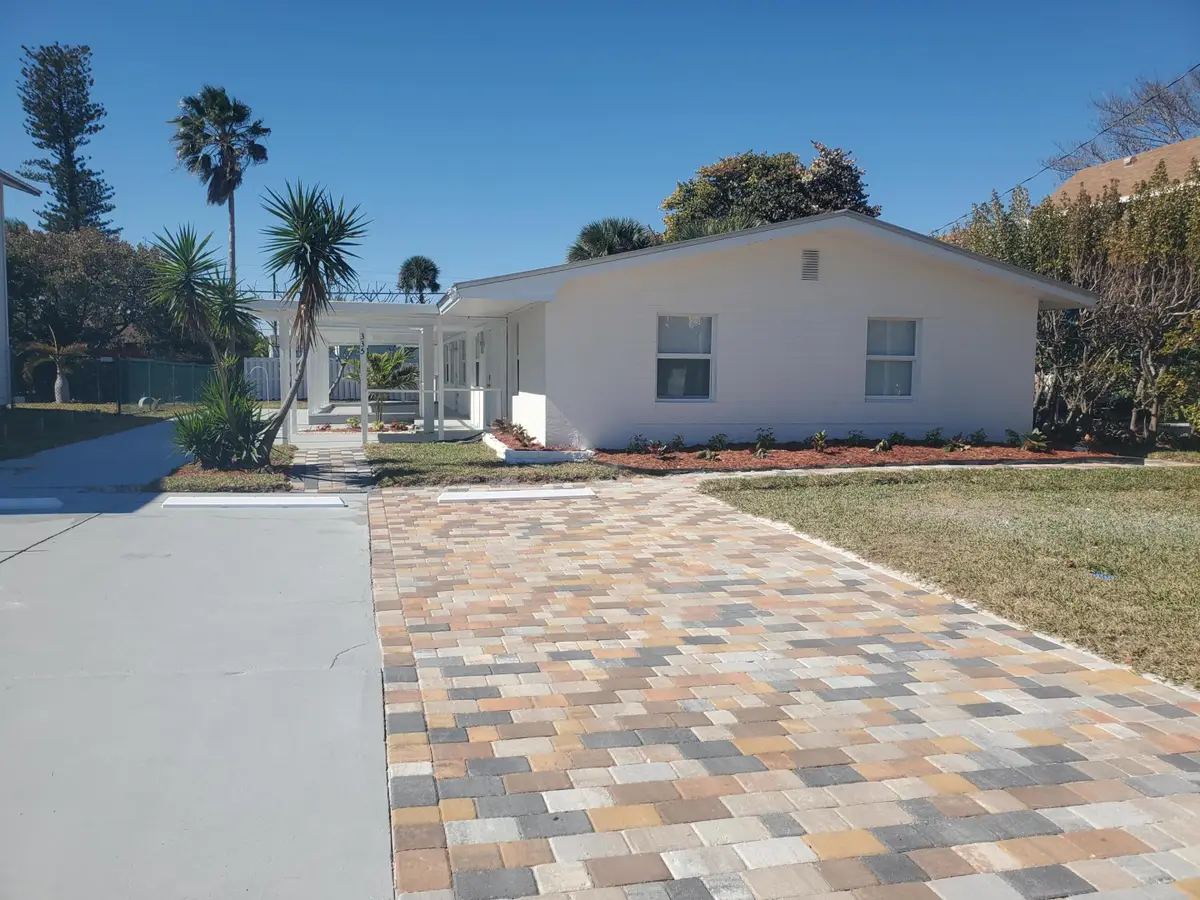 335 Hernando Street, Fort Pierce, FL 34949 - #1