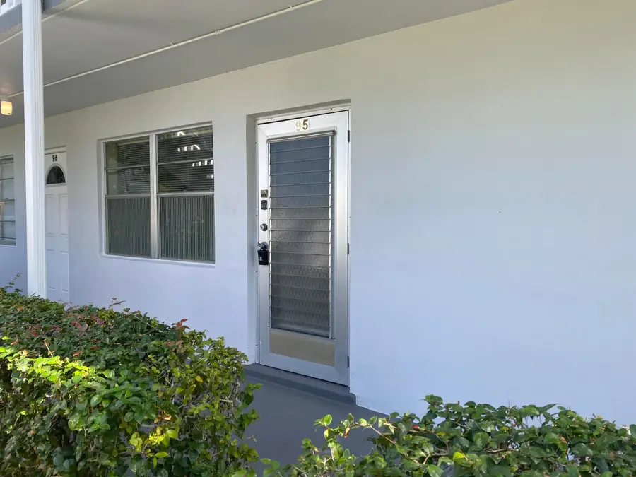 95 Cambridge E #95, West Palm Beach, FL 33417 - #3