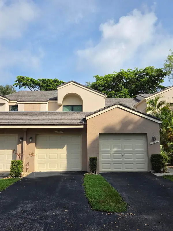 9825 NW 1st Court, Plantation, FL 33324