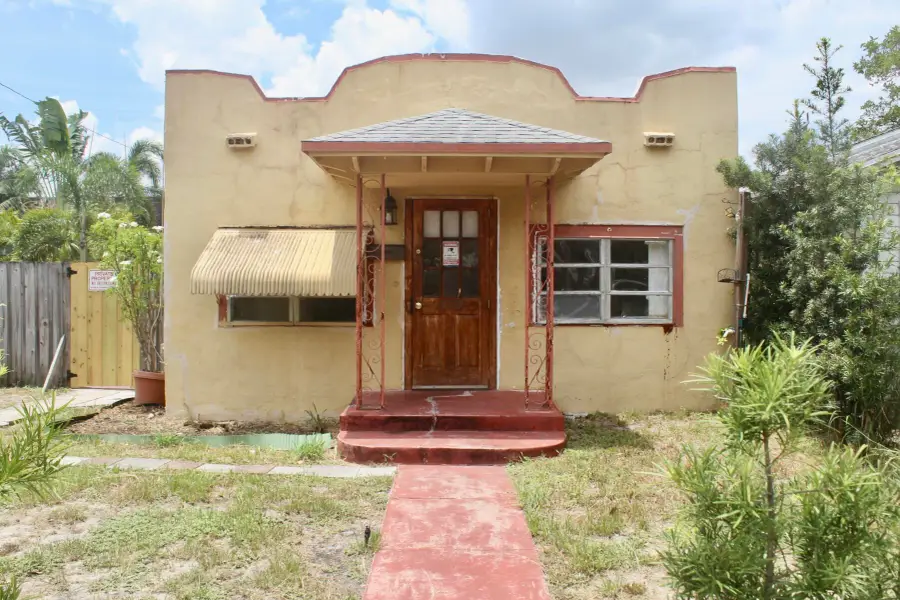 519 N J Street, Lake Worth Beach, FL 33460 - #2