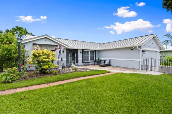 718 SW Abraham Avenue, Port St Lucie, FL 34953