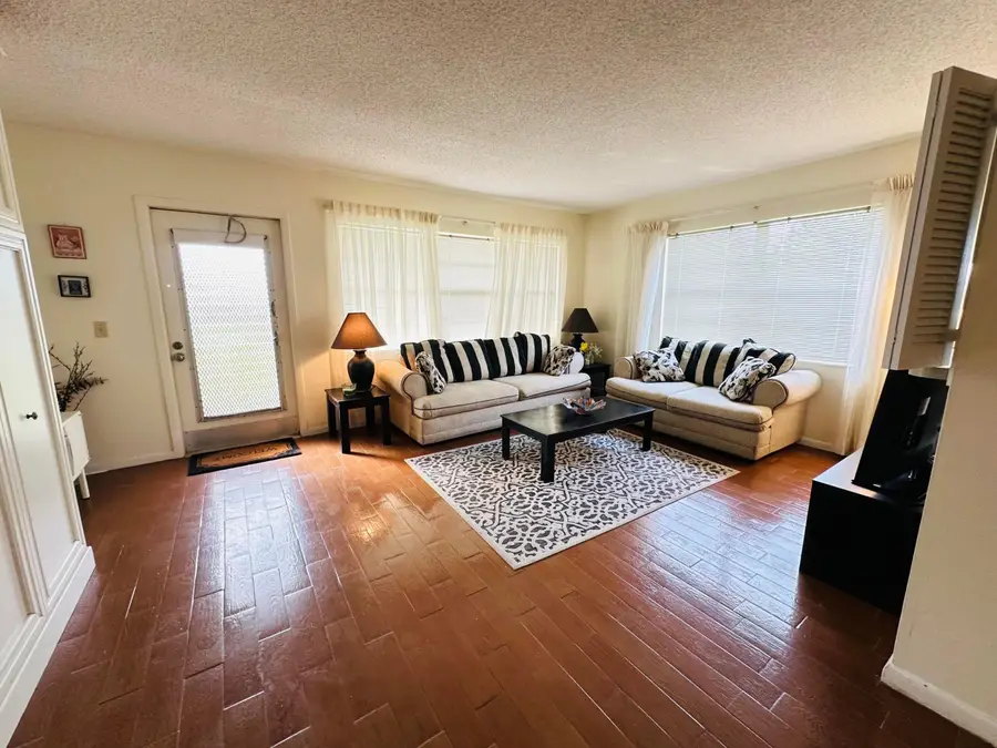 8 Grantham D, Deerfield Beach, FL 33442 - #3