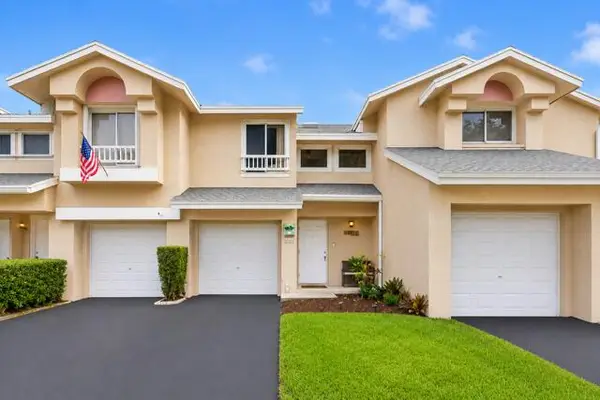 2269 Discovery Circle W, Deerfield Beach, FL 33442