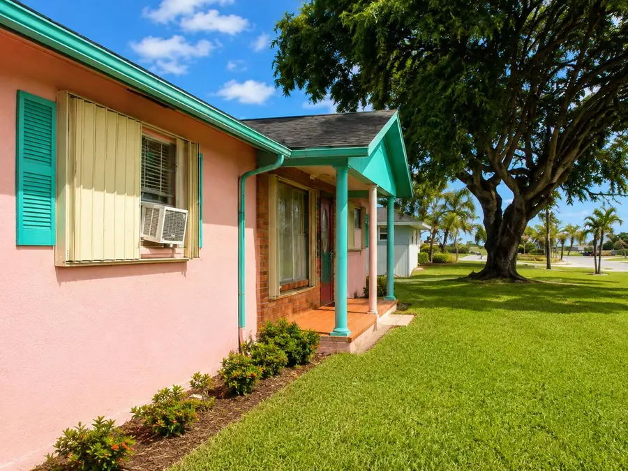 1025 SE 3rd Street, Belle Glade, FL 33430 - #2