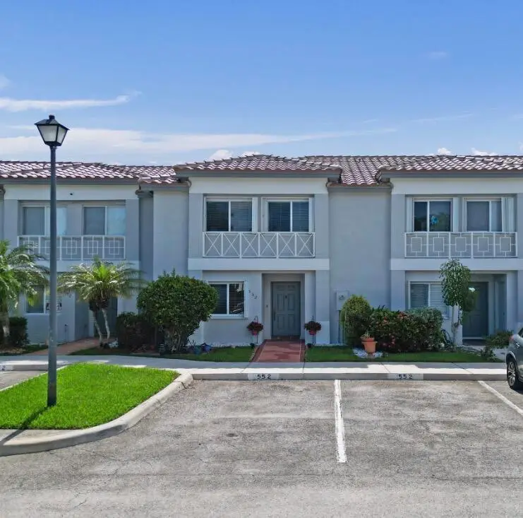 552 NW 208th Terrace, Pembroke Pines, FL 33029 - #2
