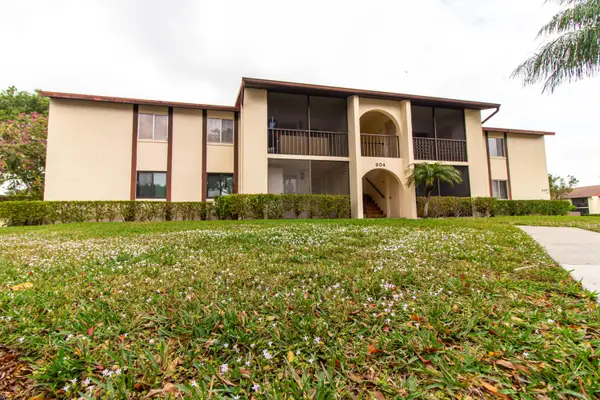 4987 Sable Pine Circle #D2, West Palm Beach, FL 33417