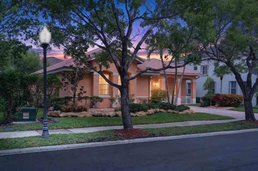 1169 Peregrine Way, Weston, FL 33327 - #2
