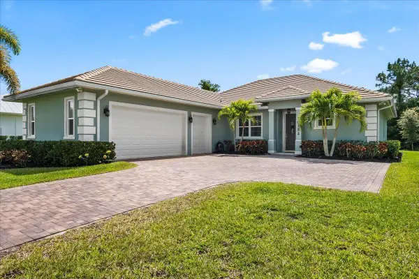 10352 SW Fiddlers Way, Palm City, FL 34990