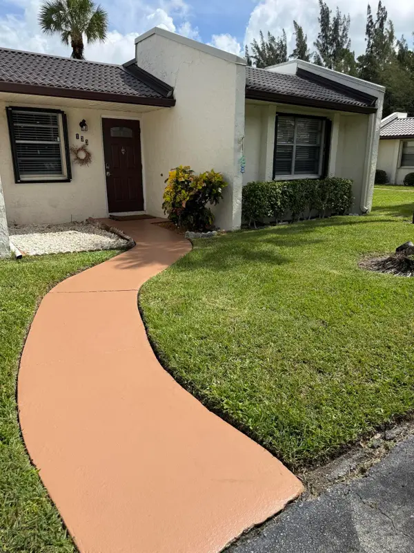 133 Lake Olive Drive, West Palm Beach, FL 33411