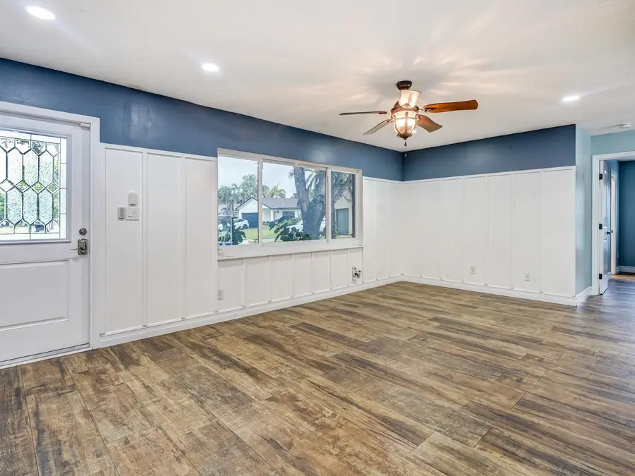 5700 SW 115th Avenue, Cooper City, FL 33330 - #3