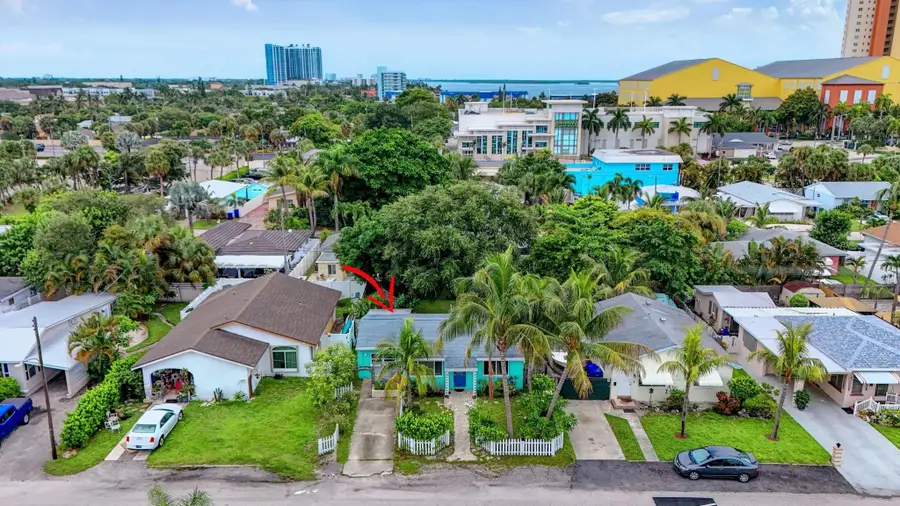 216 E 24th Street, Riviera Beach, FL 33404 - #2