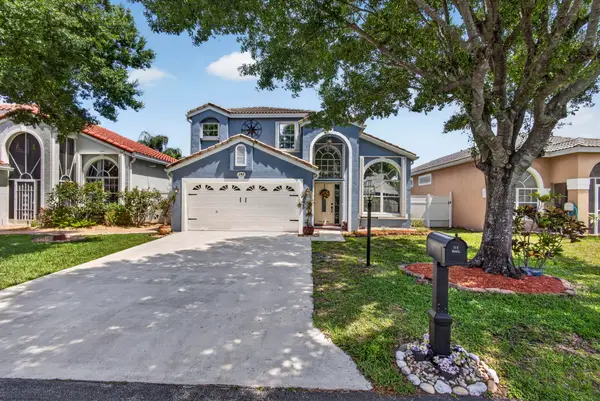 243 Wedgewood Circle, Greenacres, FL 33463
