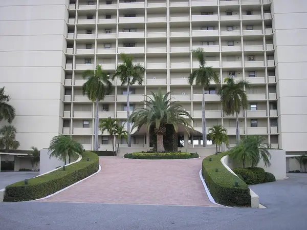 130 Lakeshore Drive #322, North Palm Beach, FL 33408