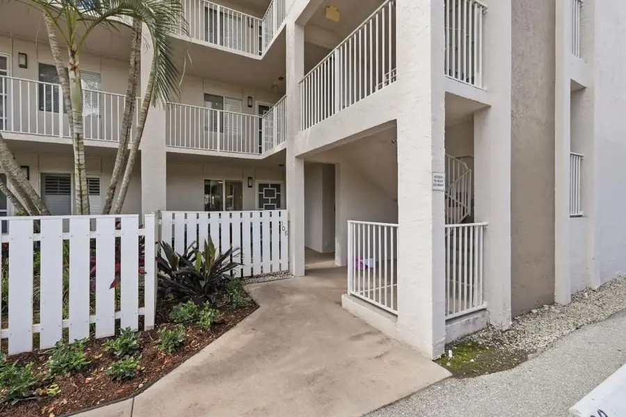 6112 Huntwick Terrace #108, Delray Beach, FL 33484 - #2