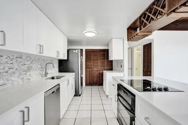 731 E Coco Plum Circle #4, Plantation, FL 33324