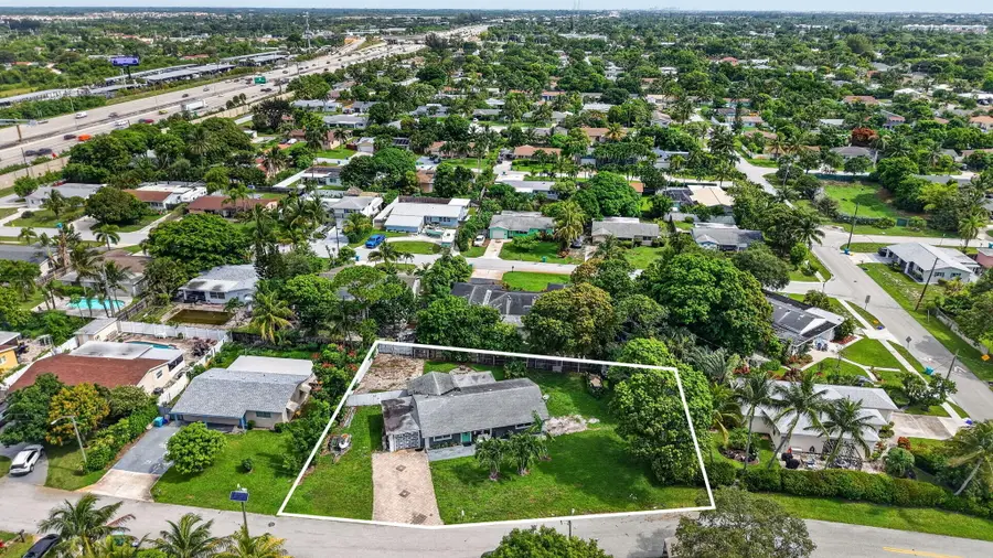 415 SW 7th Court, Boynton Beach, FL 33435 - #2