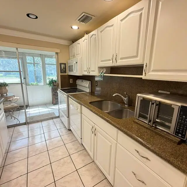 6 Abbey Lane #104, Delray Beach, FL 33446 - #3